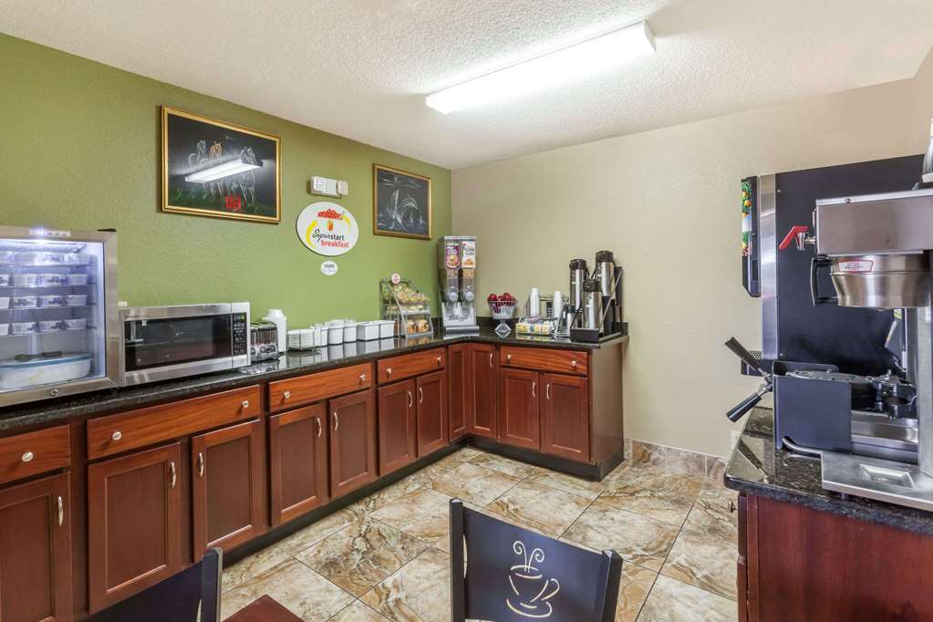 Hotel Super 8 By Wyndham East Stroudsburg - Poconos Facilidades foto