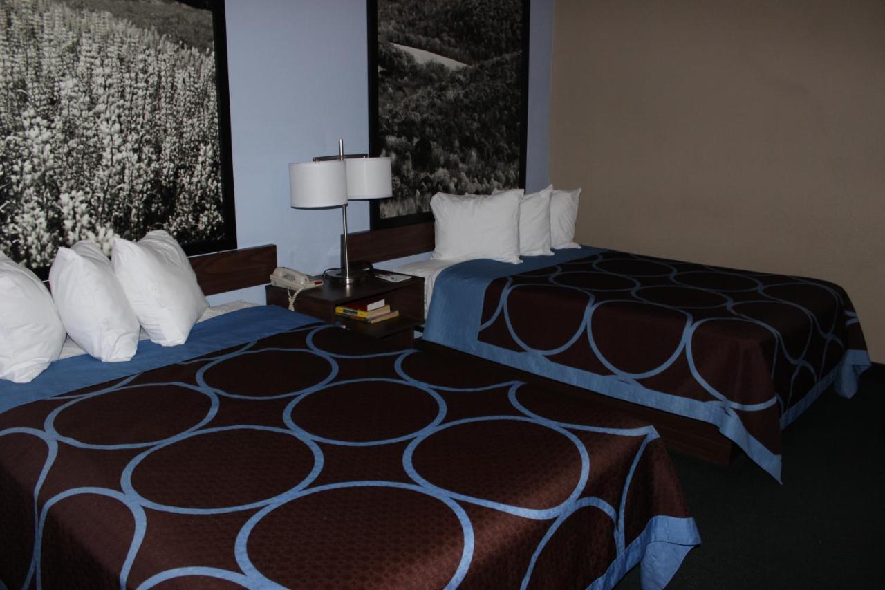 Hotel Super 8 By Wyndham East Stroudsburg - Poconos Exterior foto